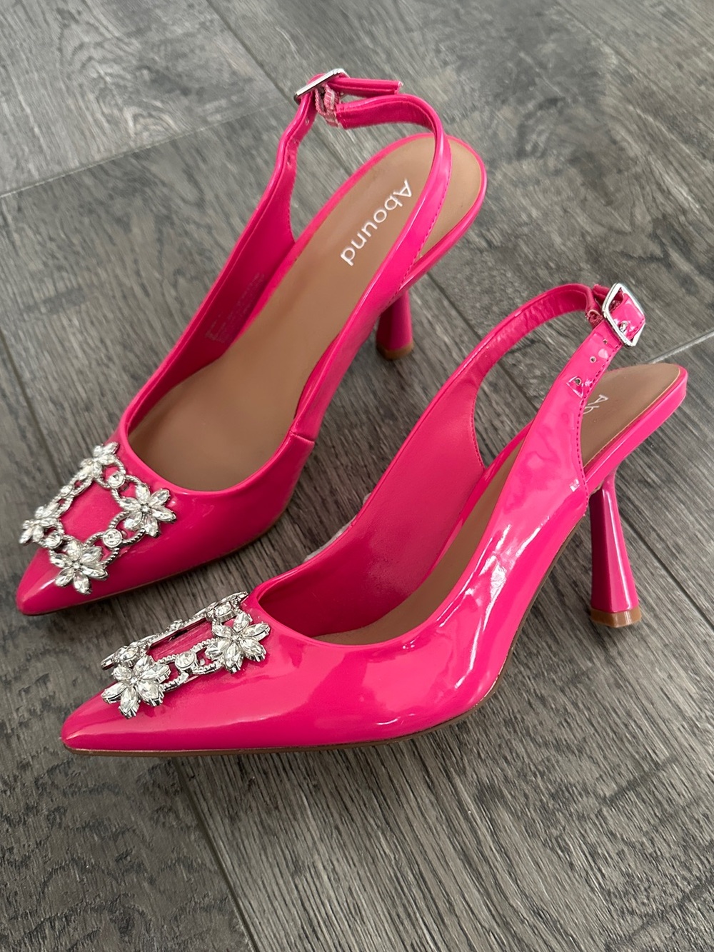 Brand new Nordstrom Hot Pink Patent Jeweled Slingback Heels Size 5M NWOB